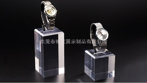 如何尋找網(wǎng)絡上優(yōu)質(zhì)亞克力展示架生產(chǎn)廠商呢