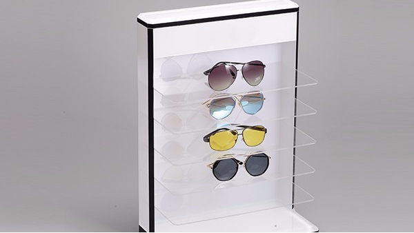影響亞克力眼鏡展示架使用壽命的主要原因是那些？